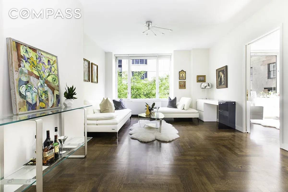 Exquisite Loft Style Corner Residence with an Unparalleled Renovation in the Top Building on Riverside Boulevard Indulge in the epitome of refined living within this meticulously reimagined loft style residence, ...