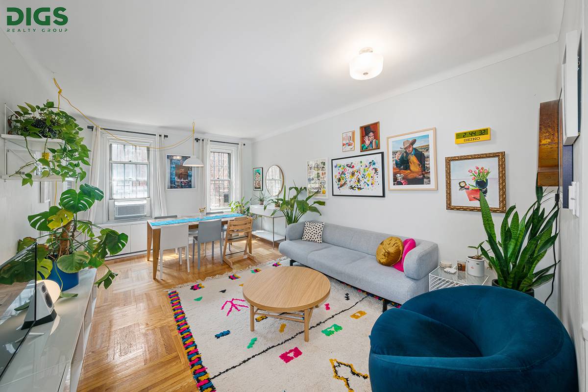 Sunny, spacious and renovated 2br home office in a prime Clinton Hill elevator building !