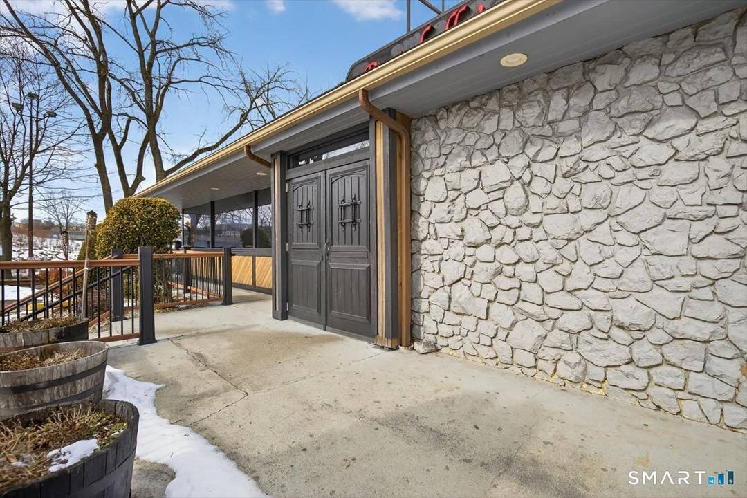 Unique opportunity to own a well established restaurant and bar in the heart of Derby.