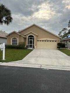 Available now ! Newly remodeled luxury 3 bedrooms, 2 baths.