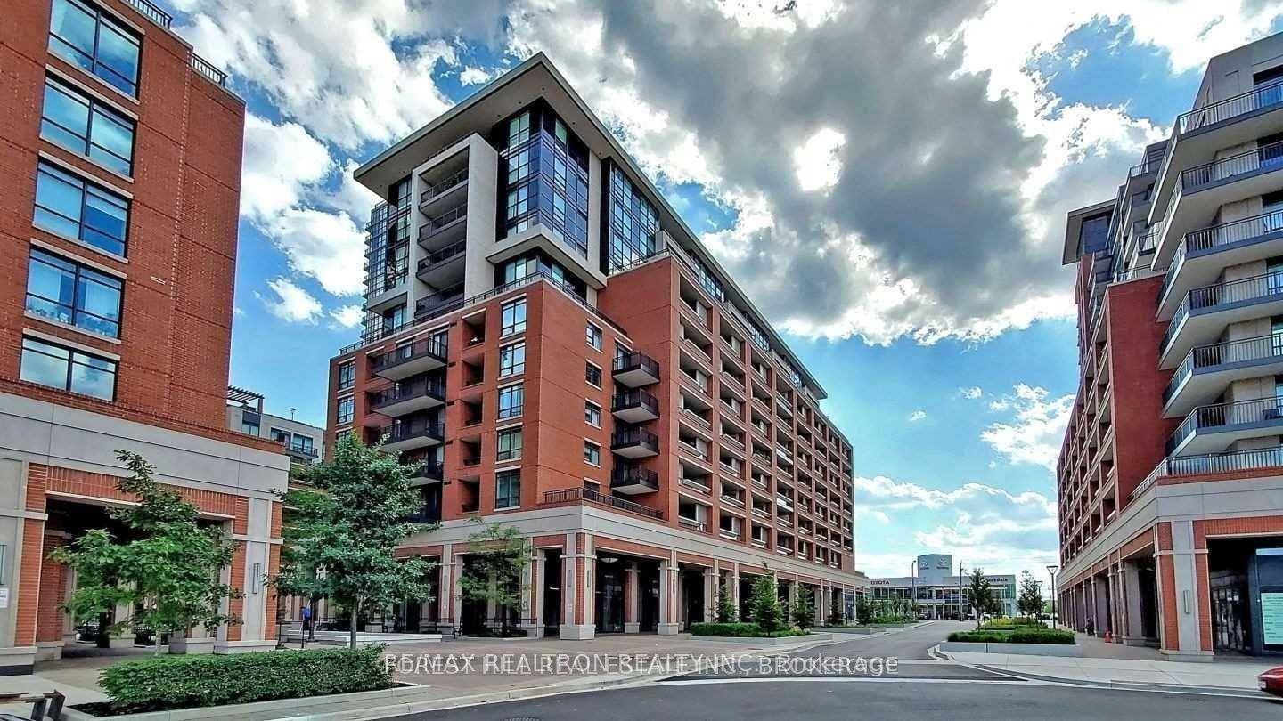 This fully furnished Treviso 2 condo offers stunning southern views of Toronto and abundantnatural light.