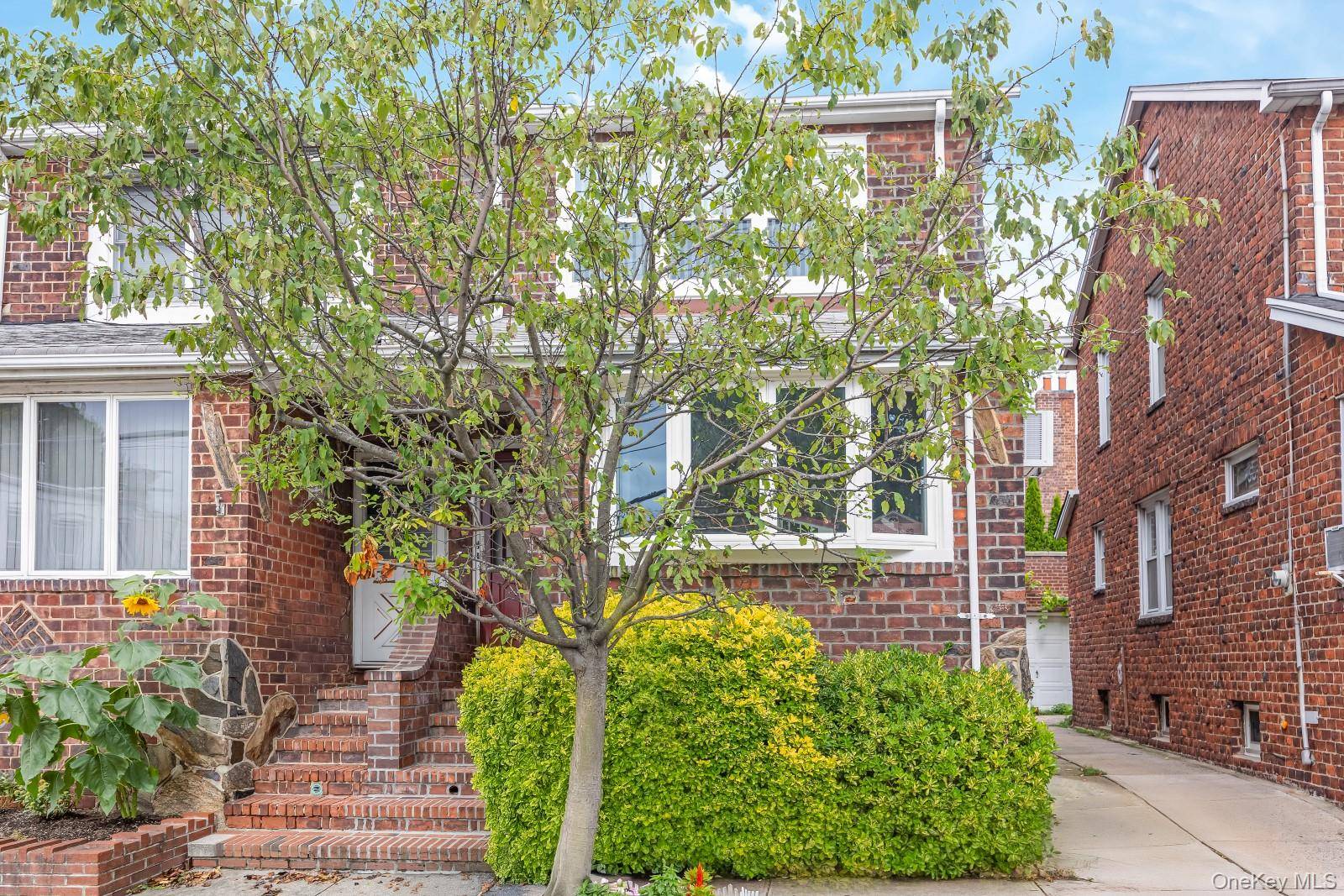 Welcome home to this semi detached 1 family home, meticulously maintained and upgraded !