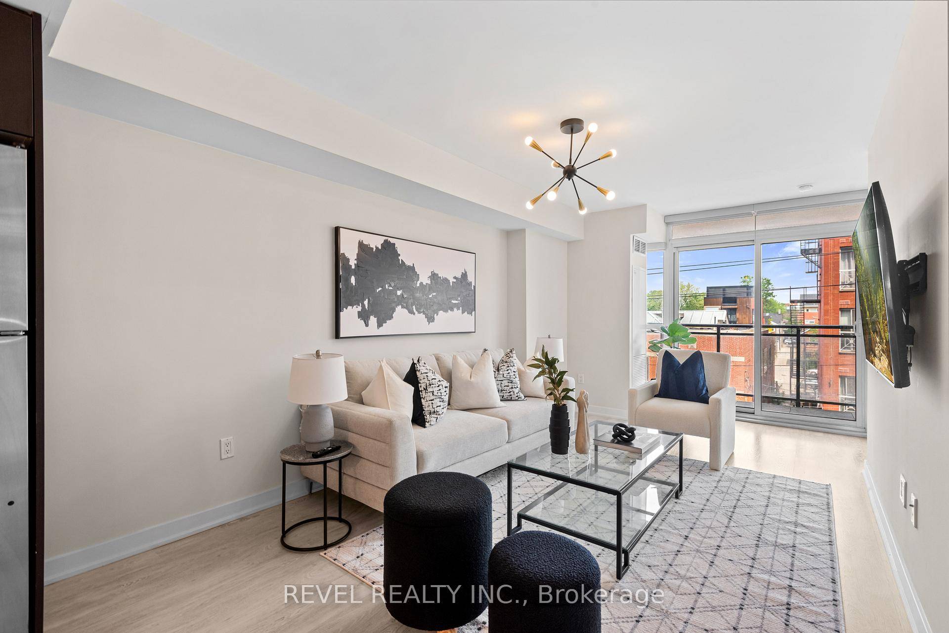 Welcome to 78 Tecumseth St, a beautifully maintained 2 bedroom, 1 bathroom condo nestled in the heart of King West.