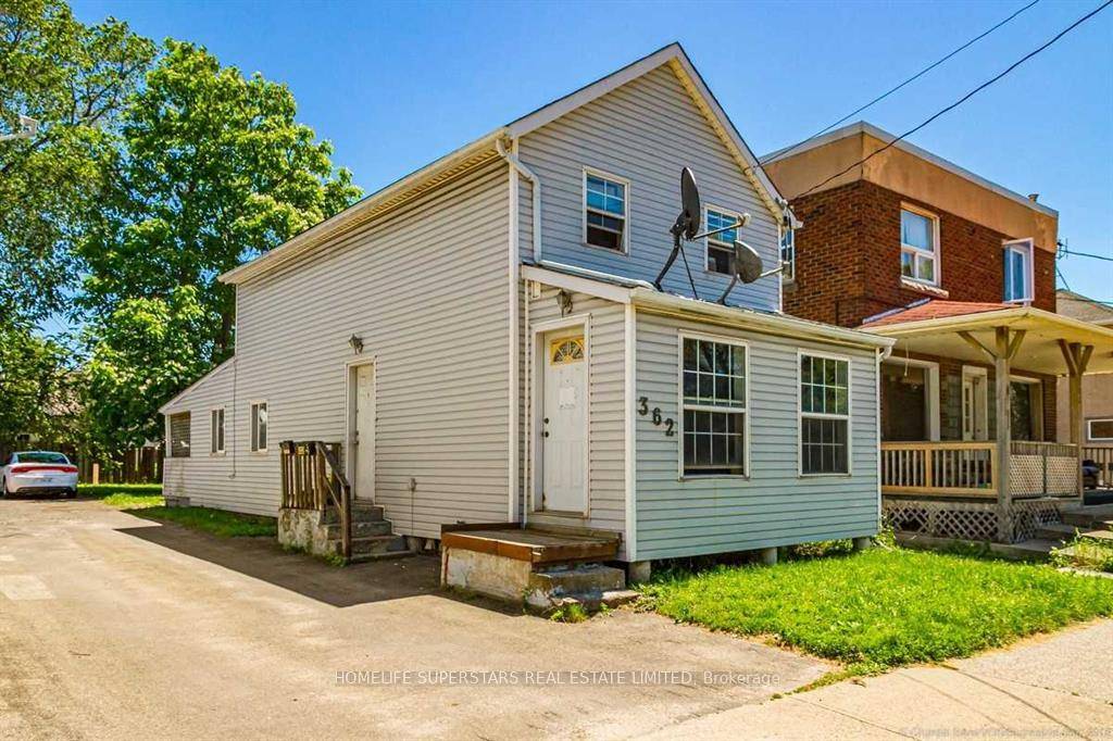 Welcome to 362 Crownland Ave, Walland in Niagara.