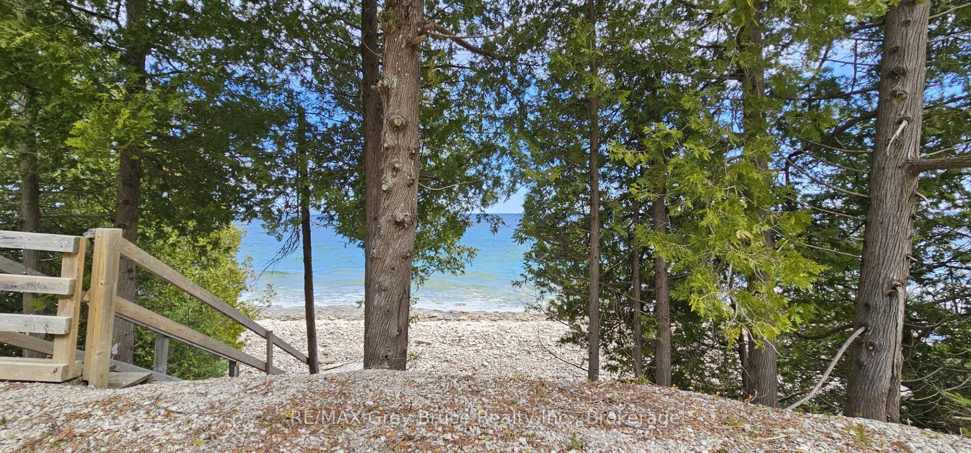 Georgian Bay waterfront vacant lot in Cape Chin North !