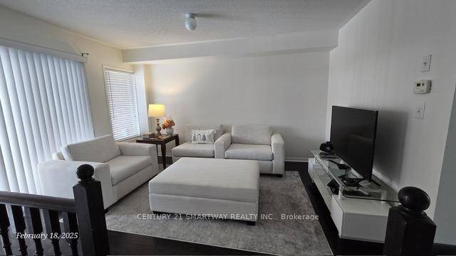Beautiful 3 Bedroom Newly Painted Modern Freehold Townhouse Located In A Highly Demand Area, Great For Investors amp ; First Time Buyers.