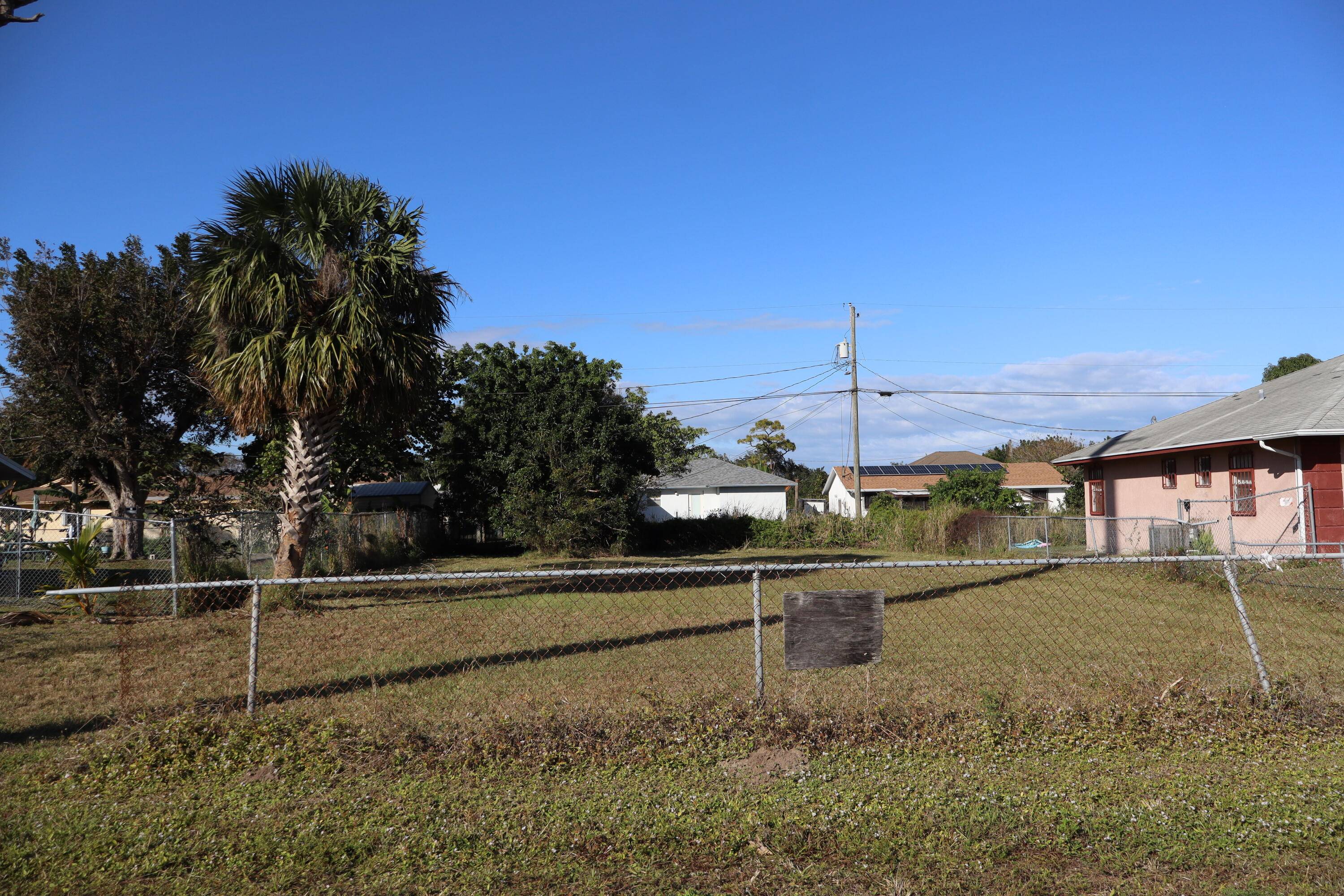 Rosarita Avenue in Fort Pierce, Florida, is a residential street located in a primarily residential area.