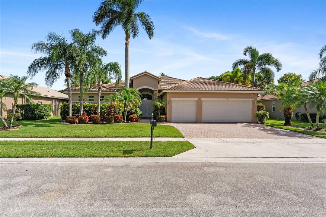 Lakefront Pool Home ! Updated throughout this property features 4 bedrooms, 3 bathrooms, den office with 3 car garage in the highly desirable, gated community of Stonehaven Estates.