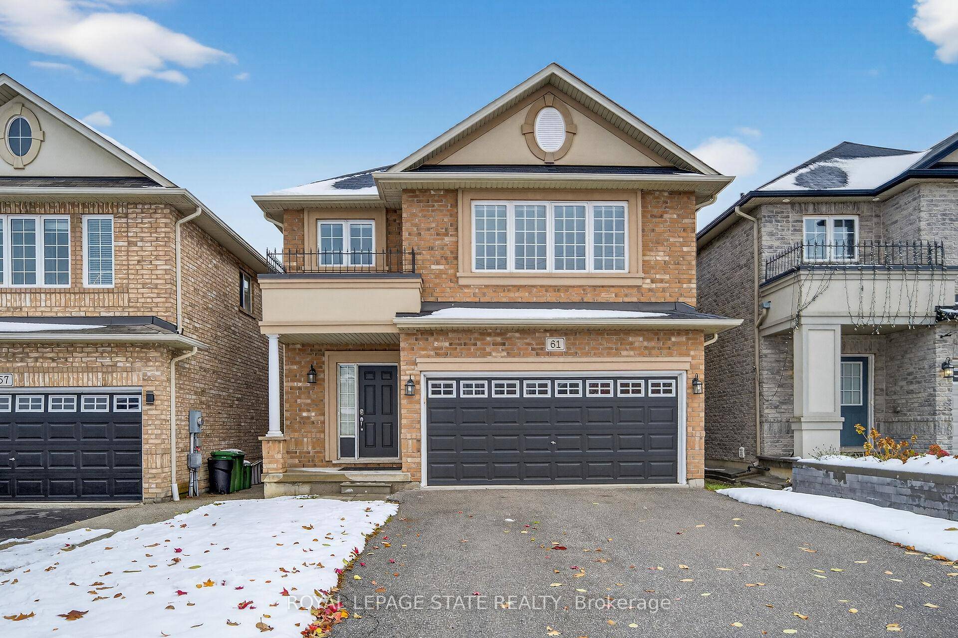 Welcome to this stunning open concept home located in the prestigious and highly sought after Meadowlands community !