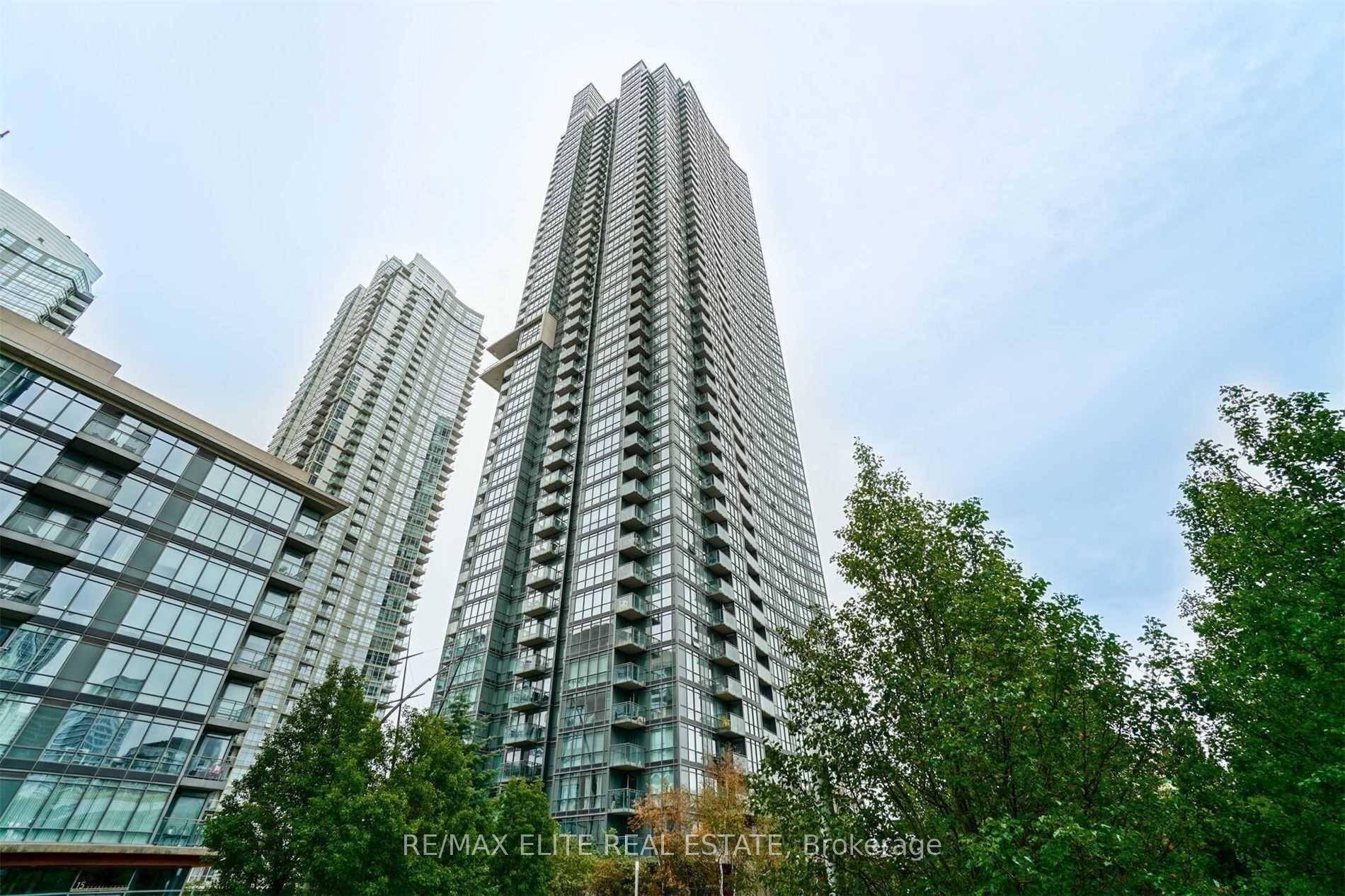 Cityplace West One ! Stunning Open Concept 1 Bedroom Suite With Incredible Views.