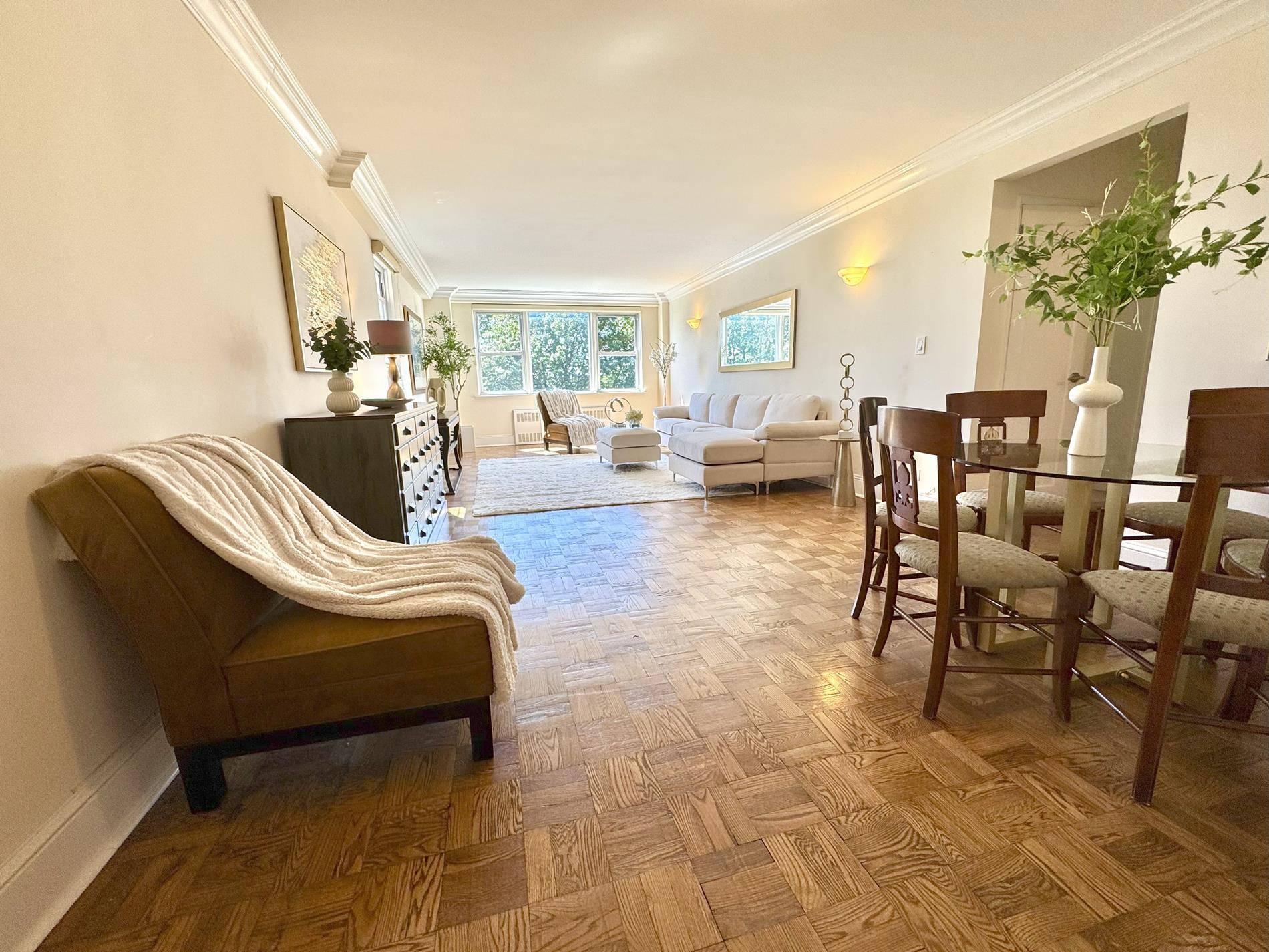 RAVISHING RIVERDALE TROPHY THREE BEDROOM STEAL !