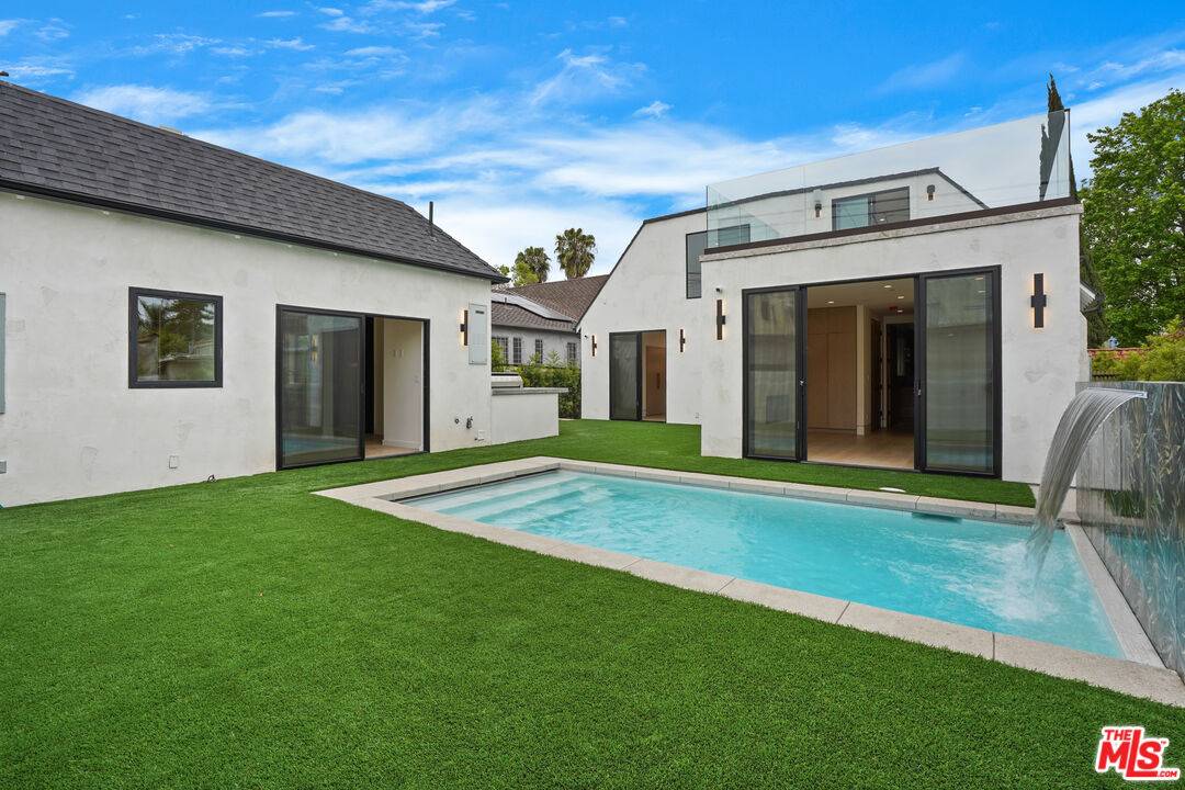 1161 Stearns Dr 5BR Beverlywood La