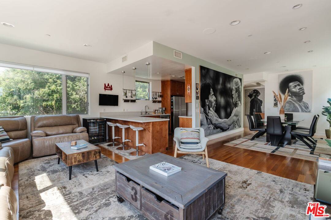 302  S Venice Blvd 2BR Marina Del Rey La