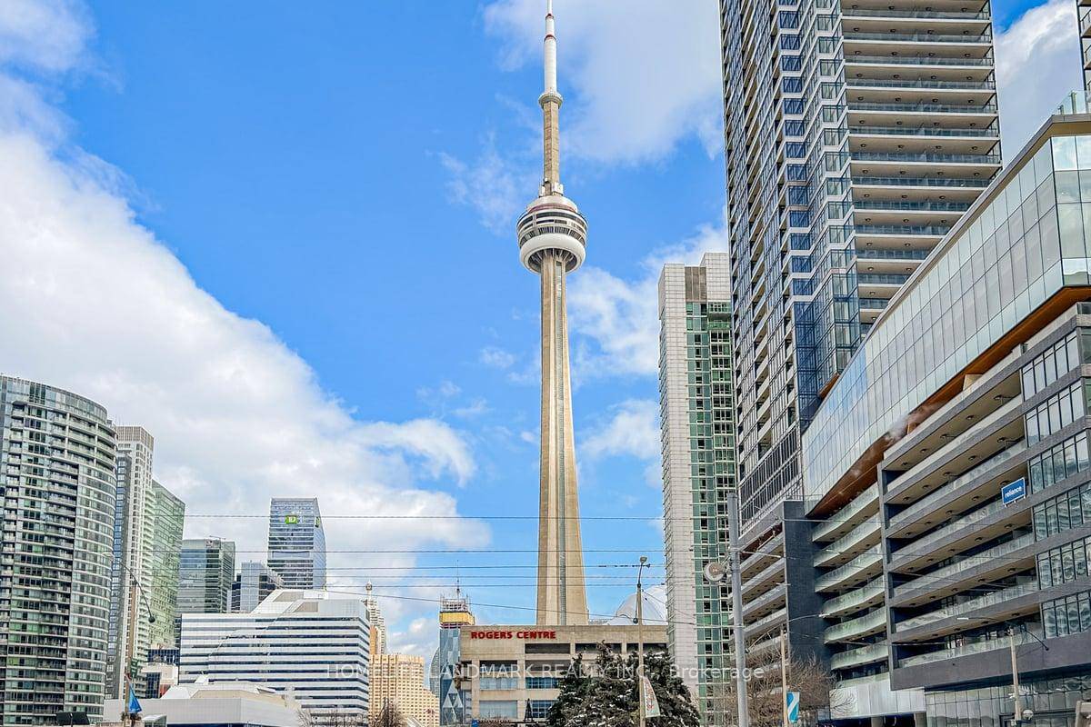 Absolutely The Best Deal in Downtown Toronto !