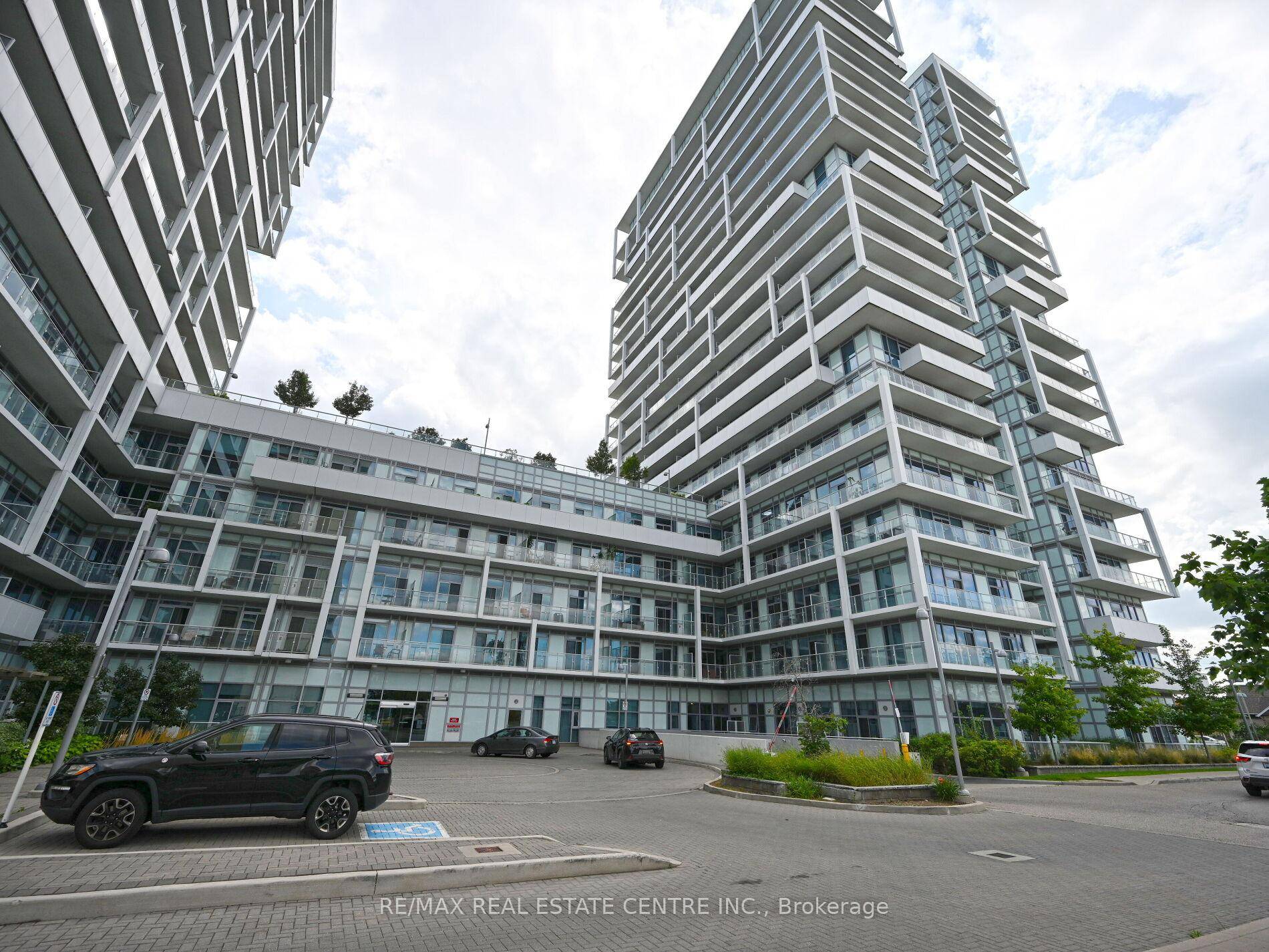 Enjoy Living In Sun Filled Corner Unit Locted In The Heart Of Oakville.