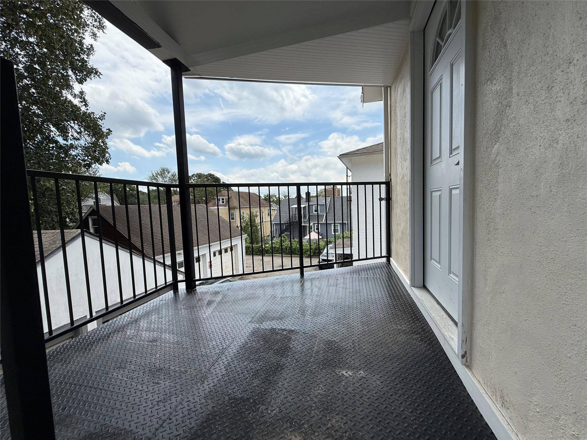 Beautifully renovated 3br with superior open kitchen and breakfast bar.