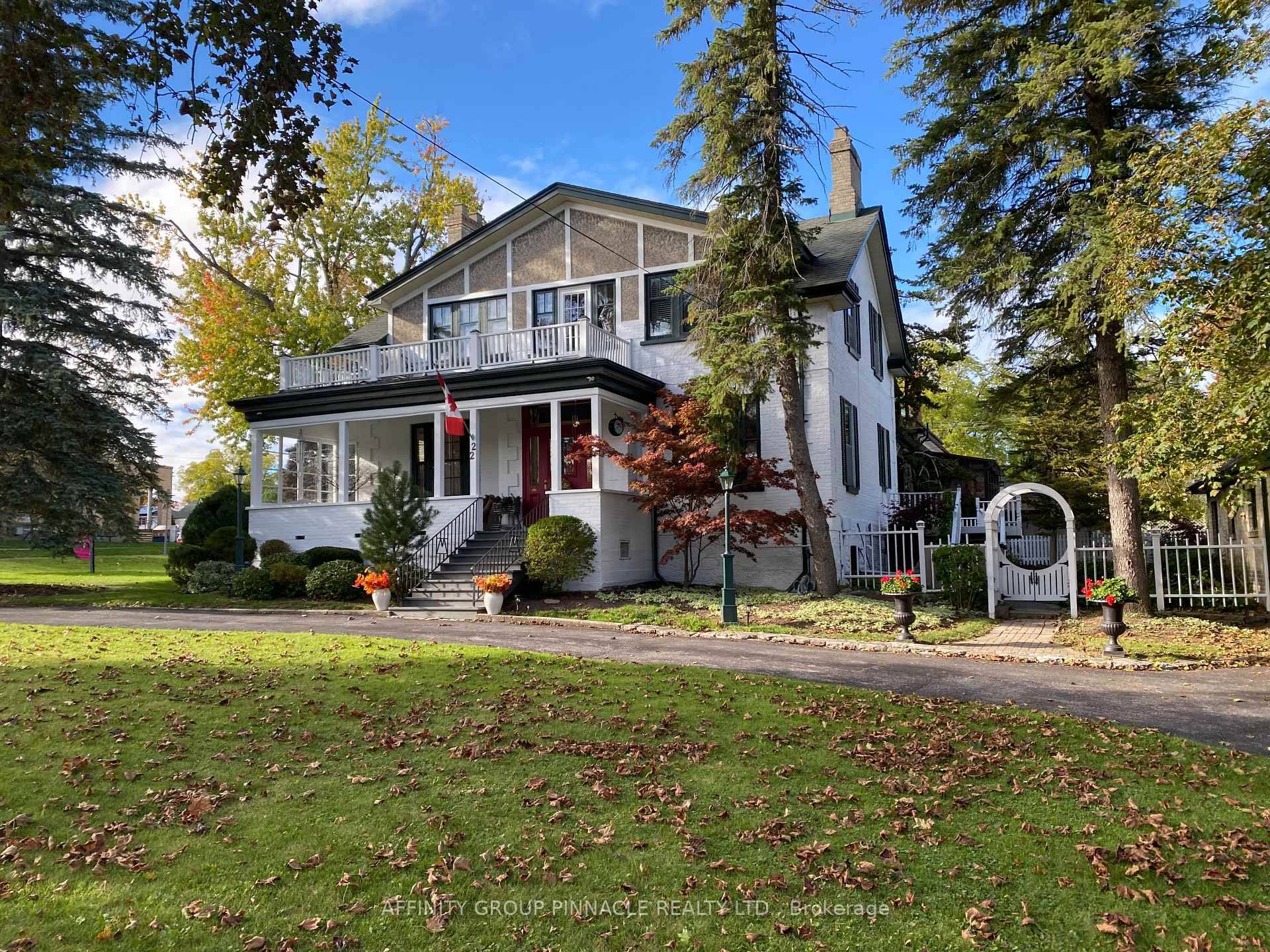 Welcome to 22 Francis Street, one of Lindsay s most iconic and elegant residences.