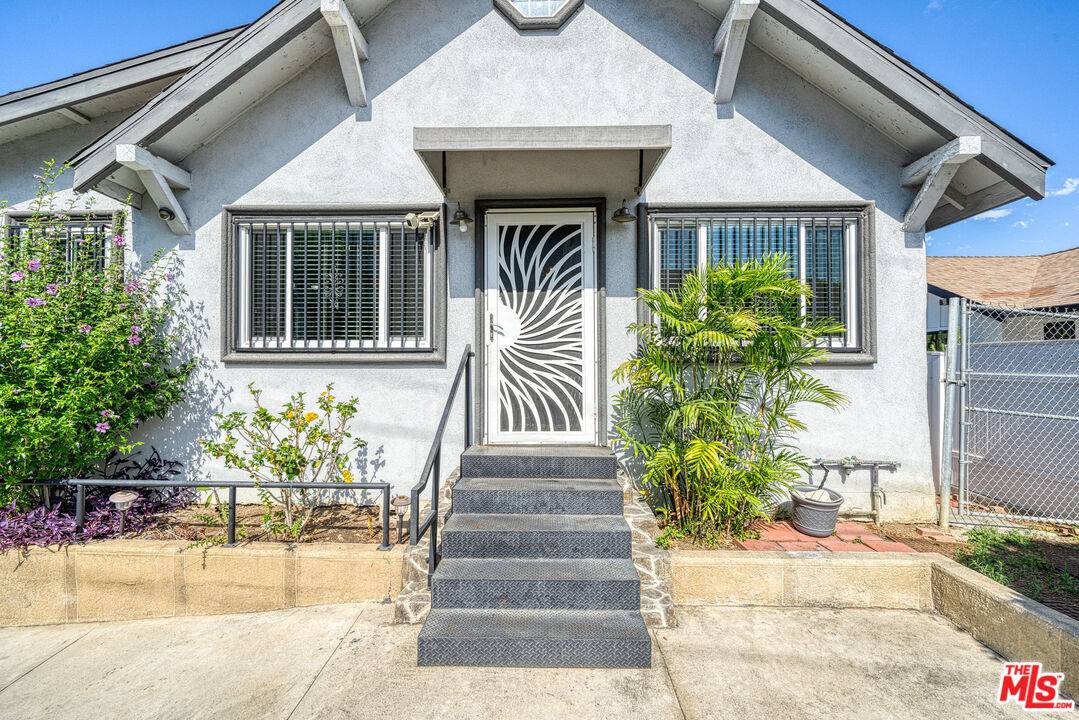 117  S Virgil Ave 6BR Mid Wilshire La