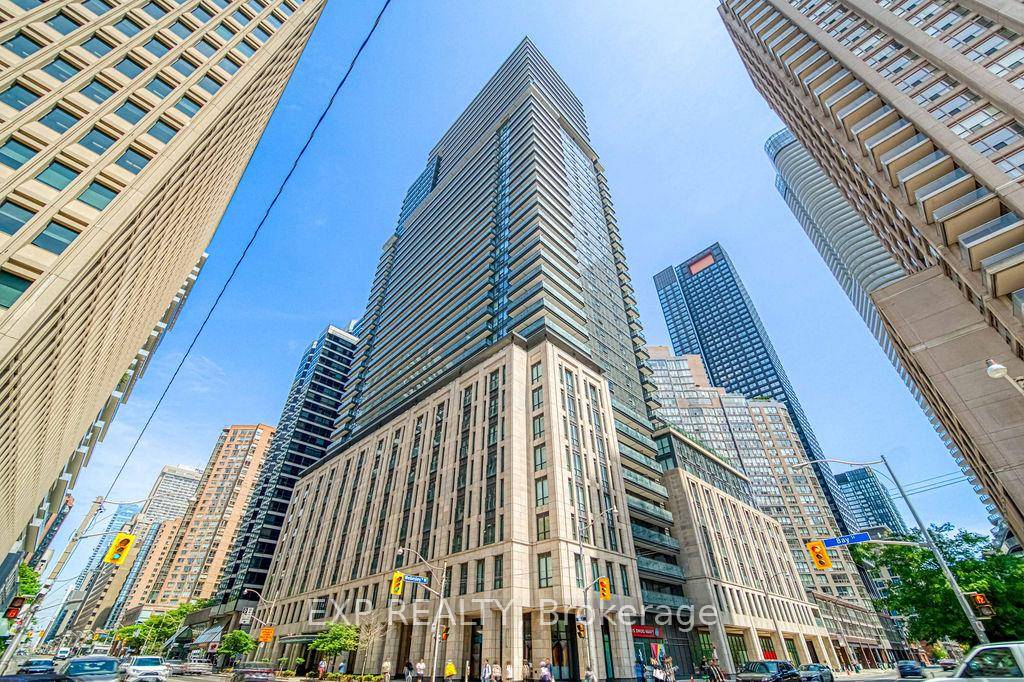 Discover The Iconic Building In Downtown Toronto, Boasting A Coveted West Facing View.