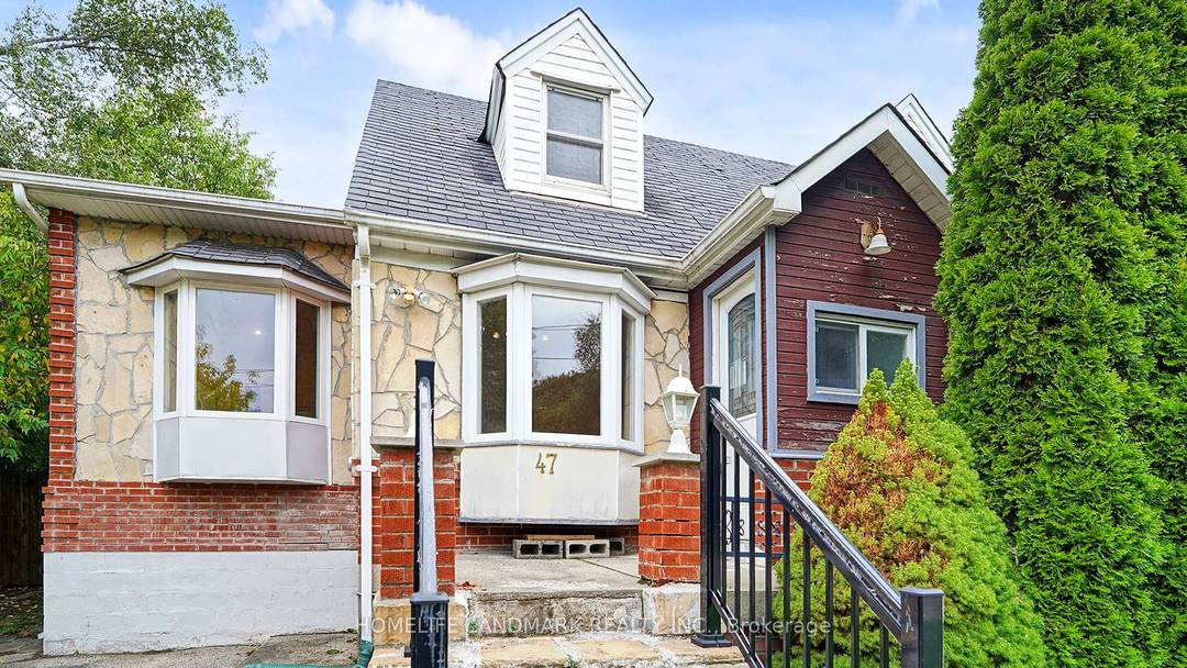 A Must See ! Top 10 Reasons to Own This Unbelievable Home in Prestigious Newtonbrook West !
