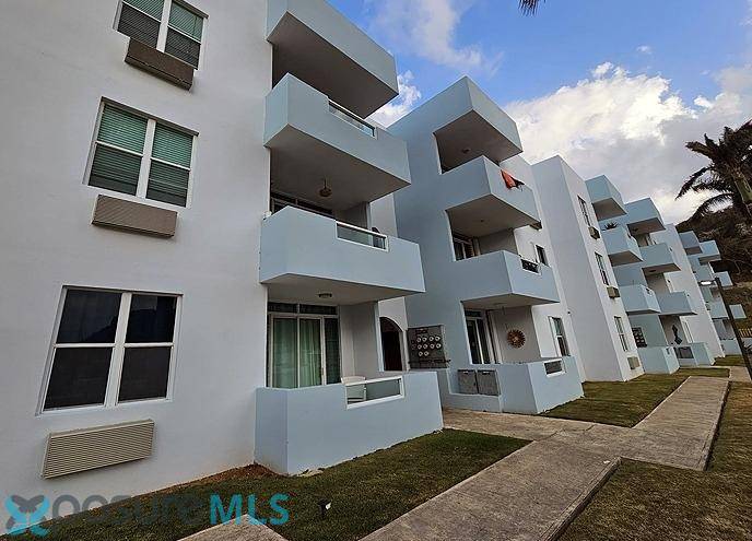 SEA SIDE COURT Apartment Isabela