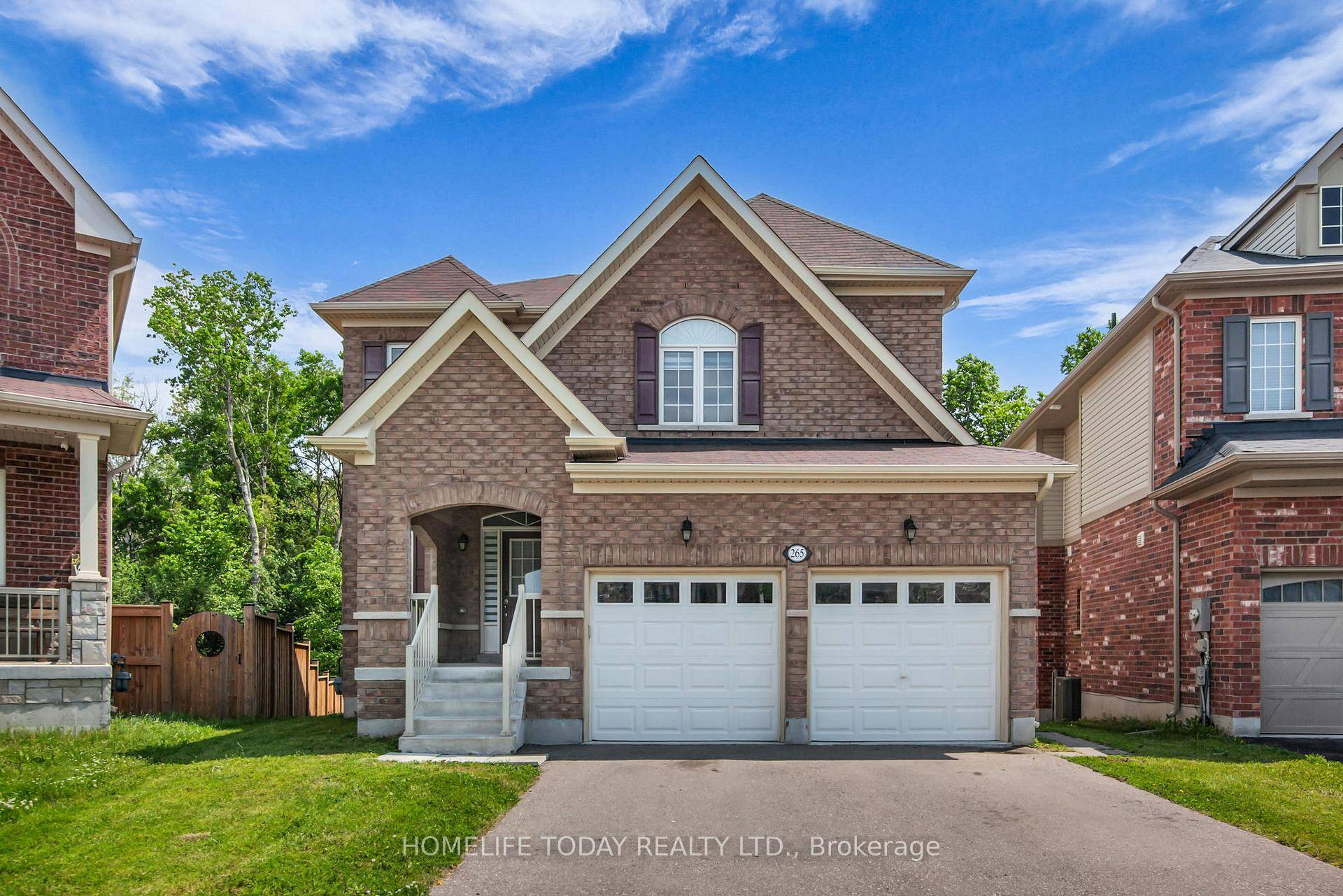 Discover the potential of owning a larger home with the added benefit of rental income !