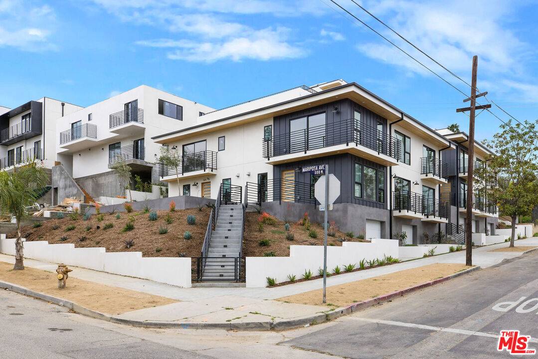 571   Mariposa Ave 4BR Mid Wilshire La