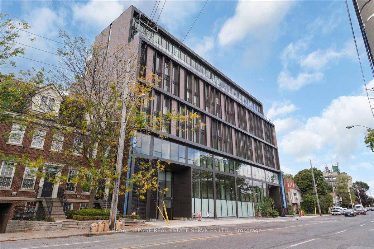 Experience the pinnacle of refined urban living in this meticulously crafted two bedroom plus den, two bathroom residence at 1414 Bayview Avenue.