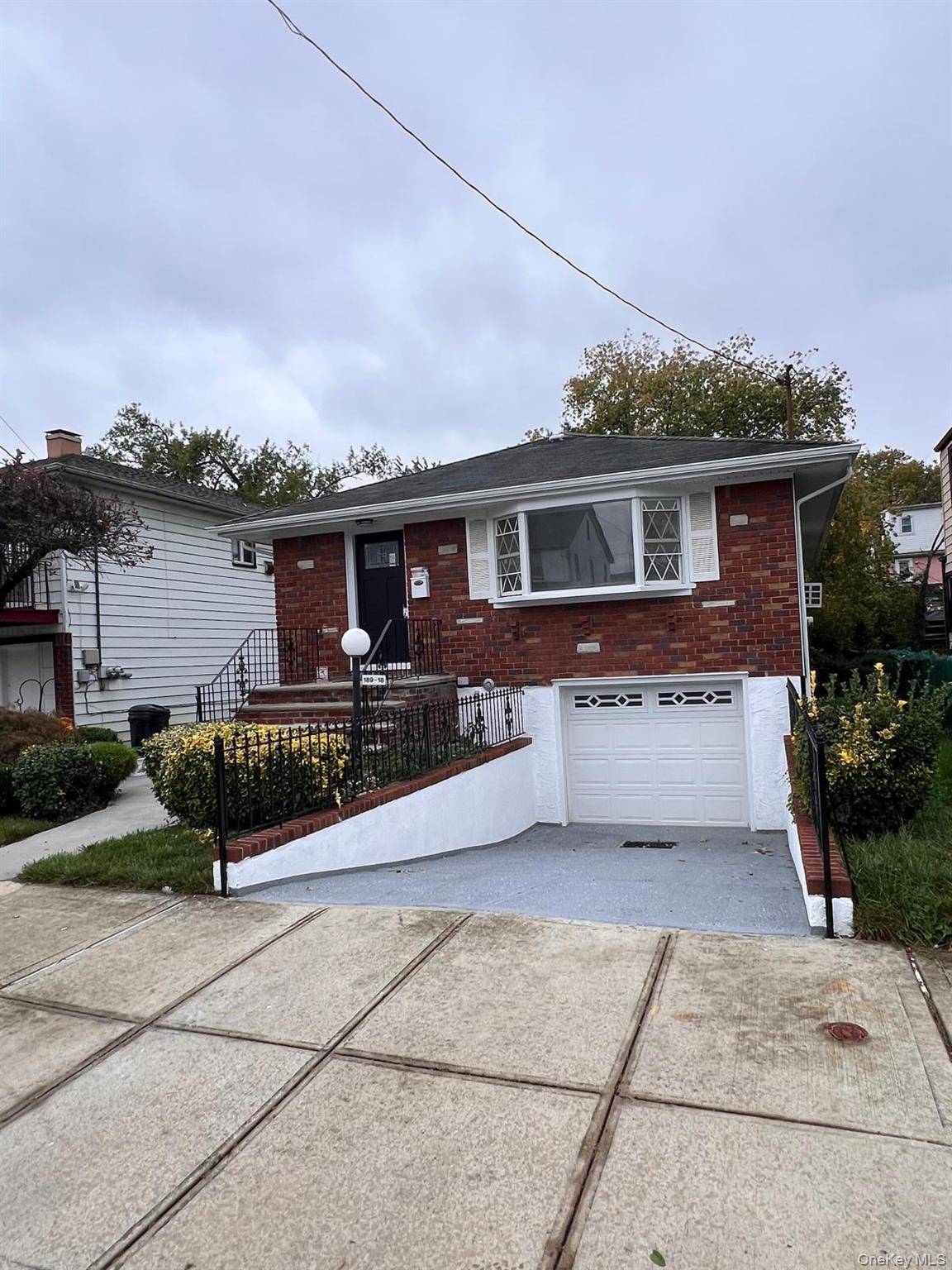 Fully renovated Split Ranch sitting on a 40x100 lot spacious, modern, and move in ready !