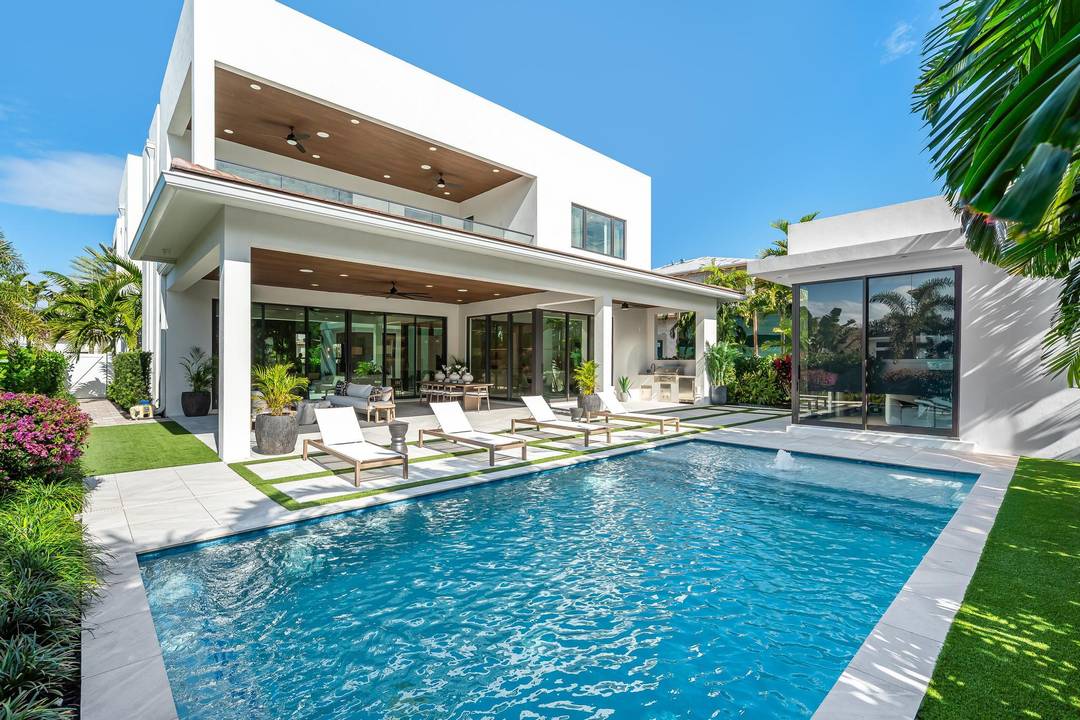 Experience Boca Raton living at its most elevated in this bespoke, turnkey smart estate on a corner lot, crafted by Primo Construction and designer Arianna Tascione, moments from The Boca ...