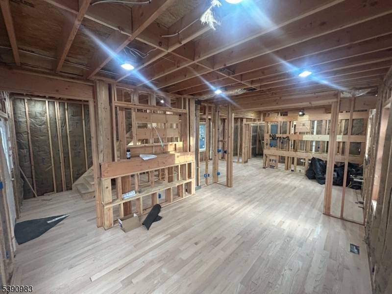 NEWLY CONSTRUCTED 3 BRM JUST STEPS AWAY FROM THE LAKE, COME WITH AN EXTERIOR TESLA CHARGER.