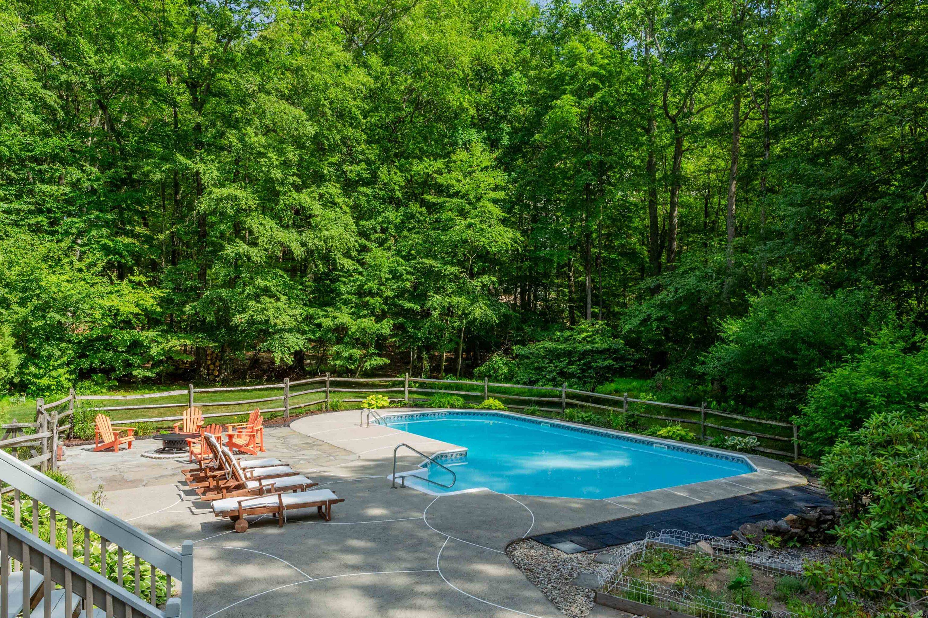 Country quiet estate in upper Greenfield Hill close to Westport and Greenfield Hill Center.