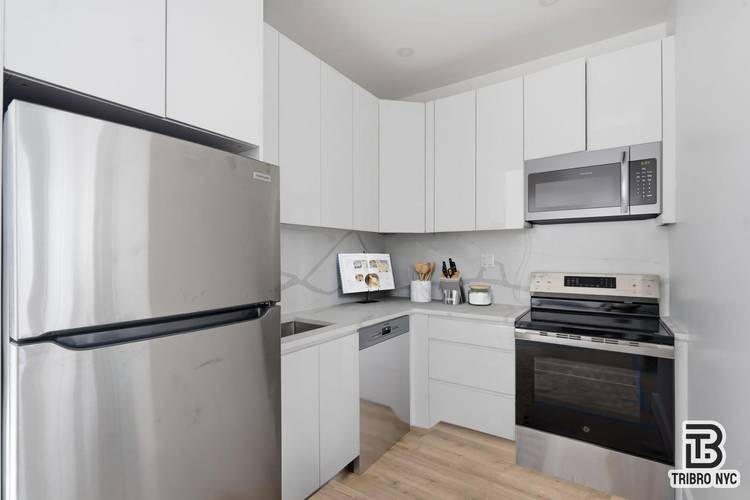 Beautiful 3 bed 2 bath duplex in Bed Stuy with in unit laundry and dishwasher