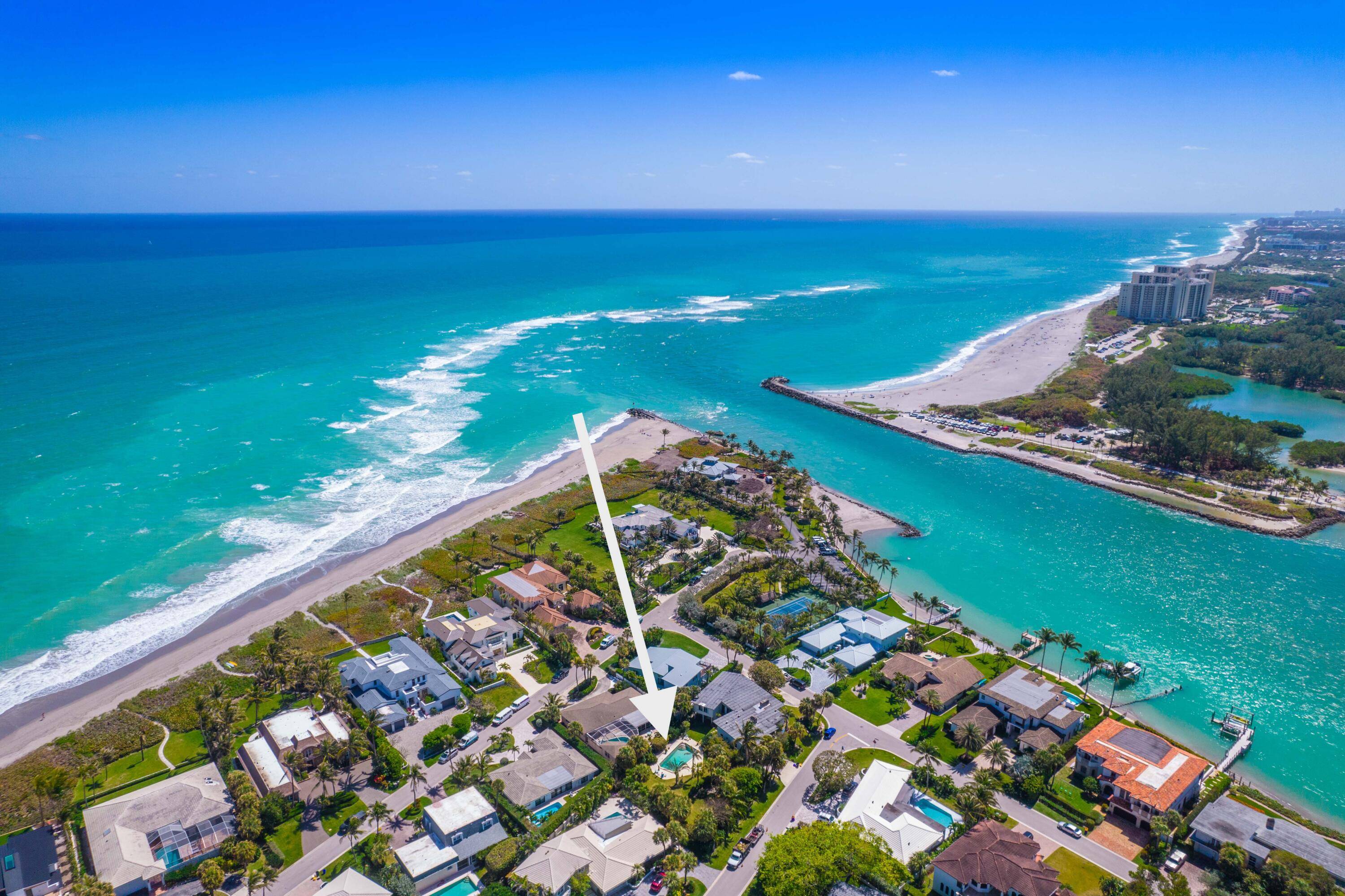 Don't miss this vacant lot in Jupiter Inlet Colony on one of the best locations in the community very close to the beach access, the Beach Club and on one ...