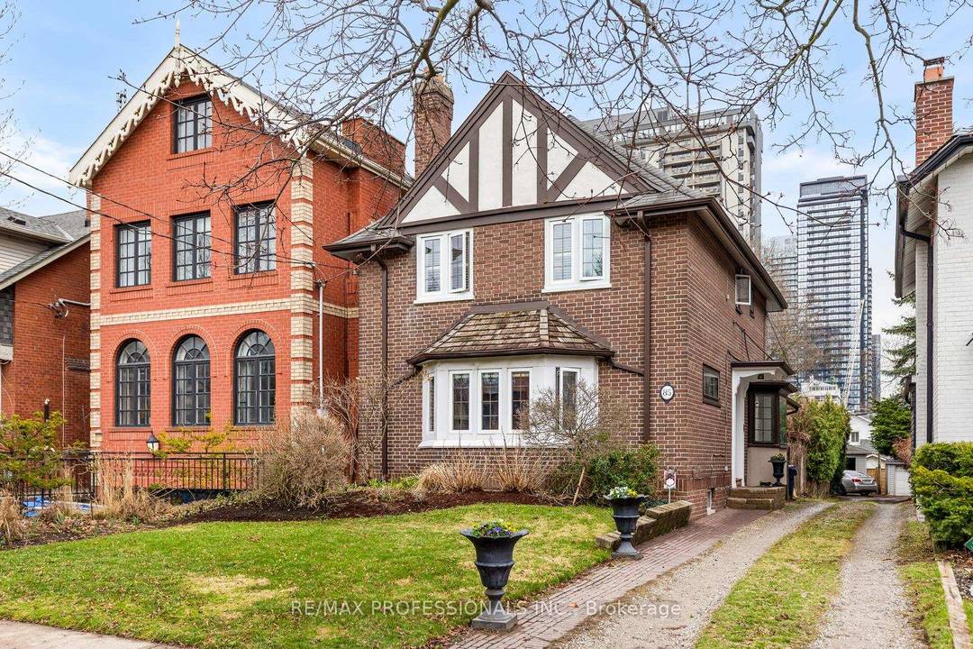 Rare 32 x 179 ft lot and 4 car parking in Sherwood Park an uncommon Midtown offering.