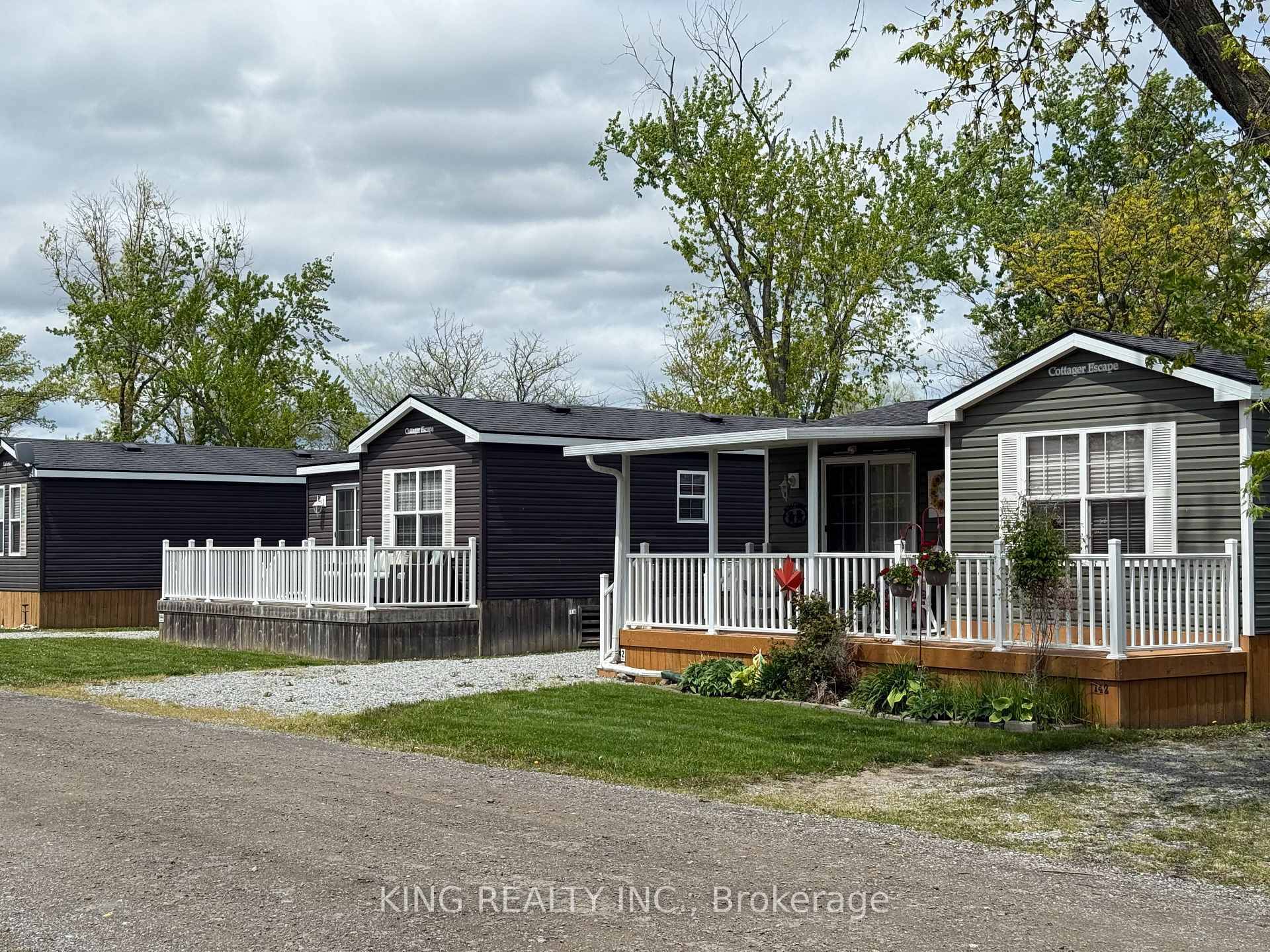 Beautiful vacation home fully furnished of 720 sq feet of living space.