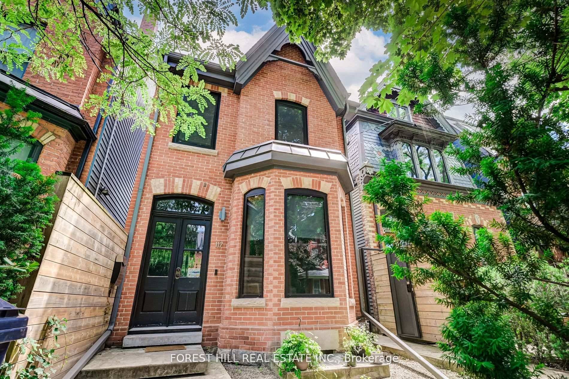 F U R N I S H E D All inclusive executive rental on coveted Robert St.