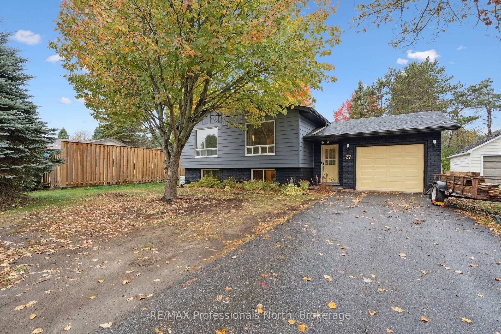 A Welcoming Bungalow Surrounded by Nature and Comfort welcome to this charming 3 bedroom, 3 bathroom bungalow which blends warmth, practicality, and timeless appeal.