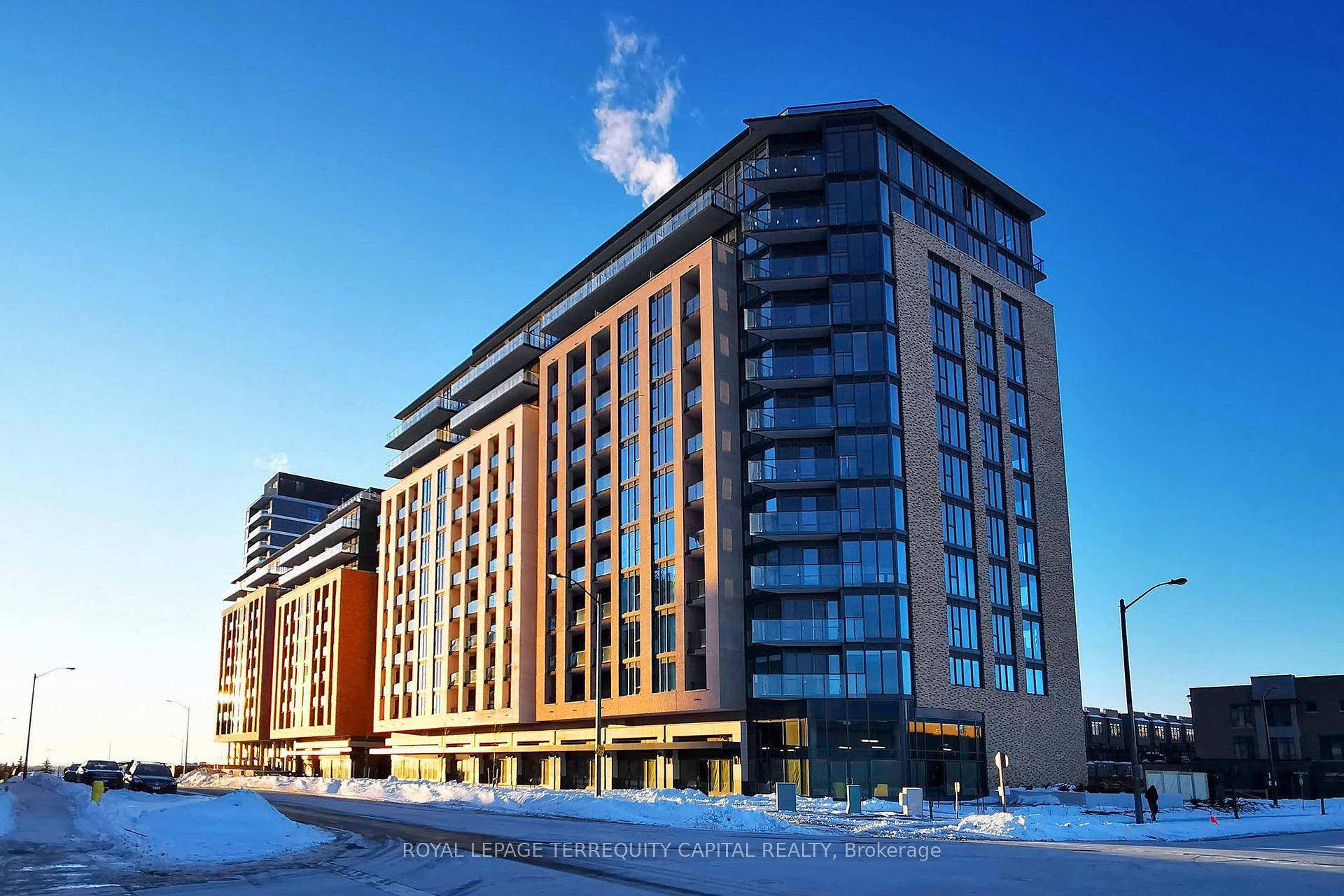 1385 sq ft 3 Bed, 3 Bath With Balcony !