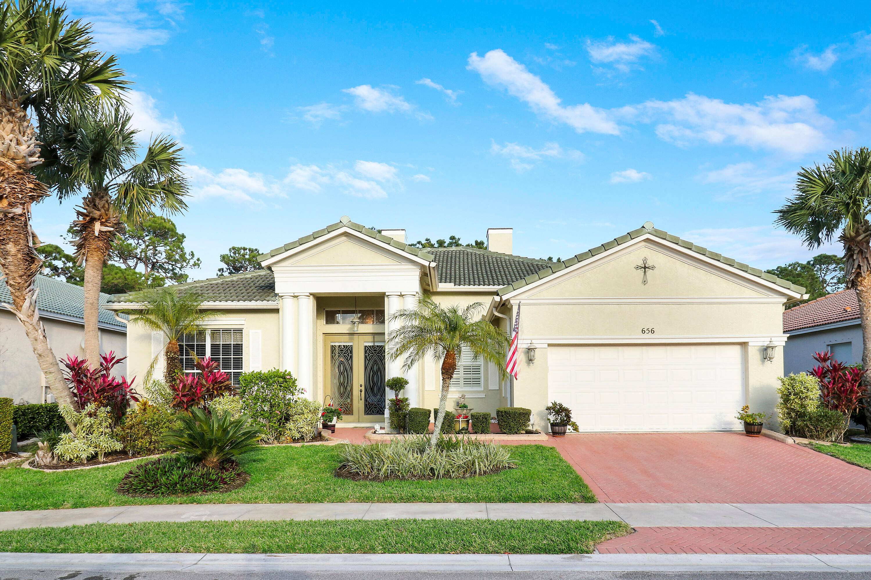 Meticulous 3 bedroom plus office den 2 bathroom 2 car garage nestled on a low traffic cul de sac in the inviting community of Lake Forest in St Lucie West.