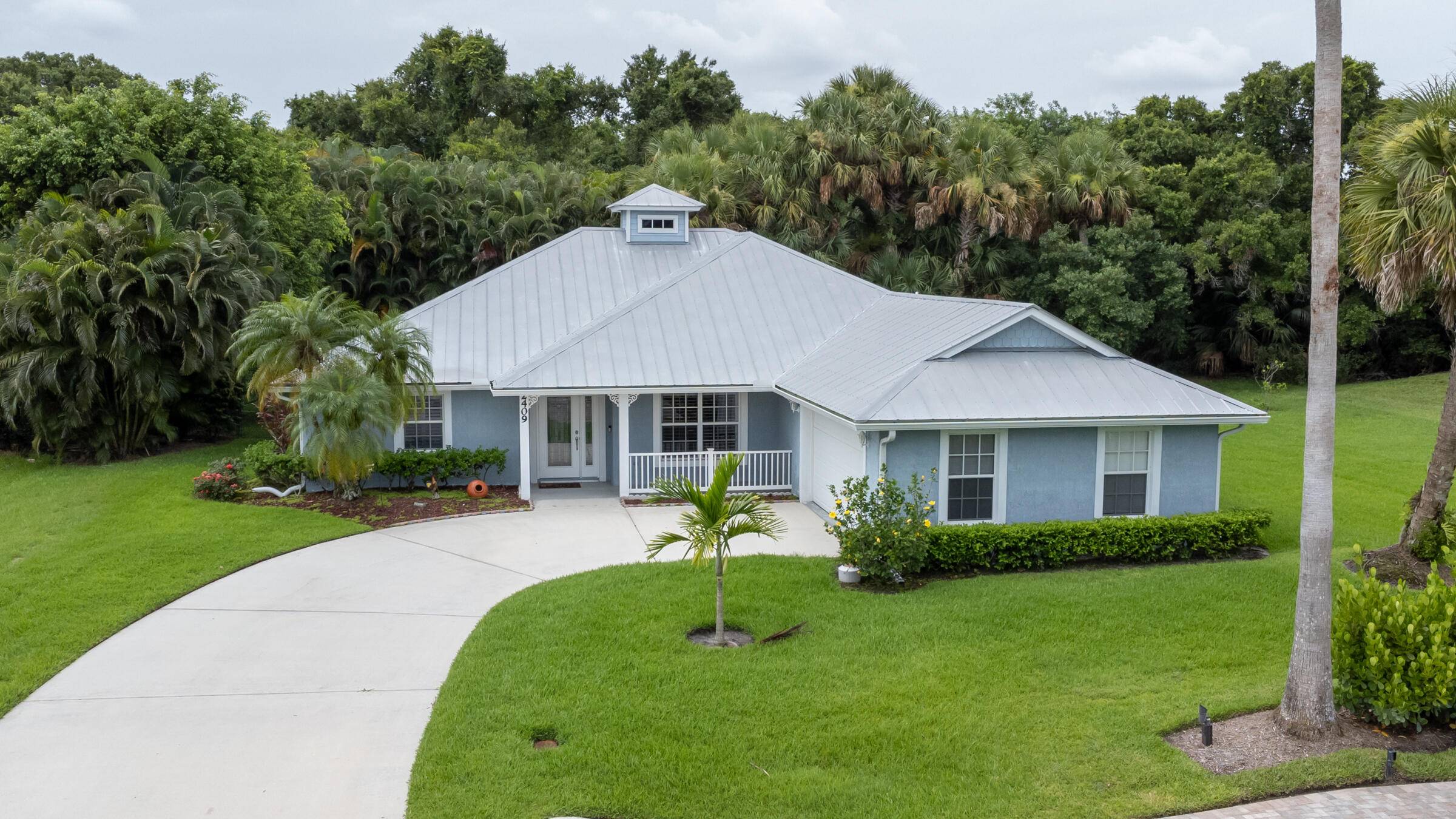 Charming Key West Style Home in Winding Creek.