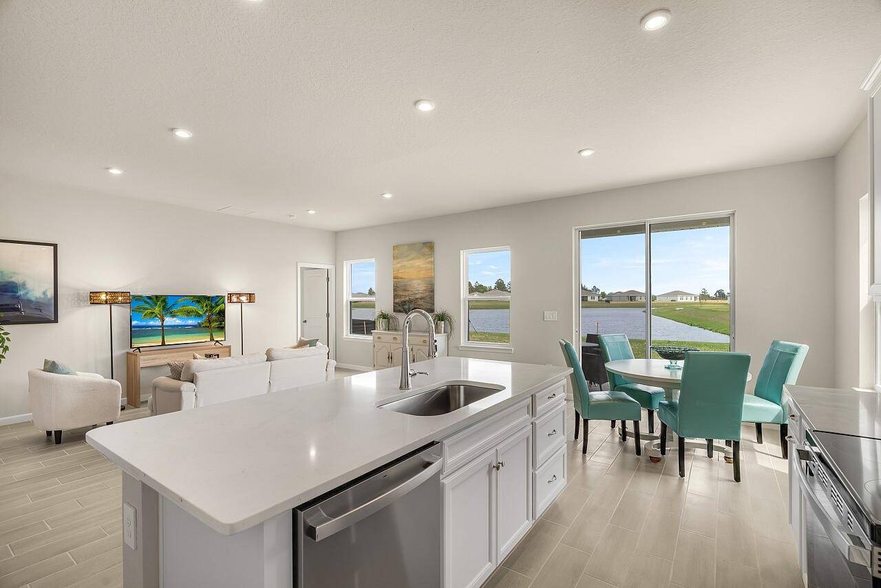 Before You Shop Ryan Homes Model Center Stop here !