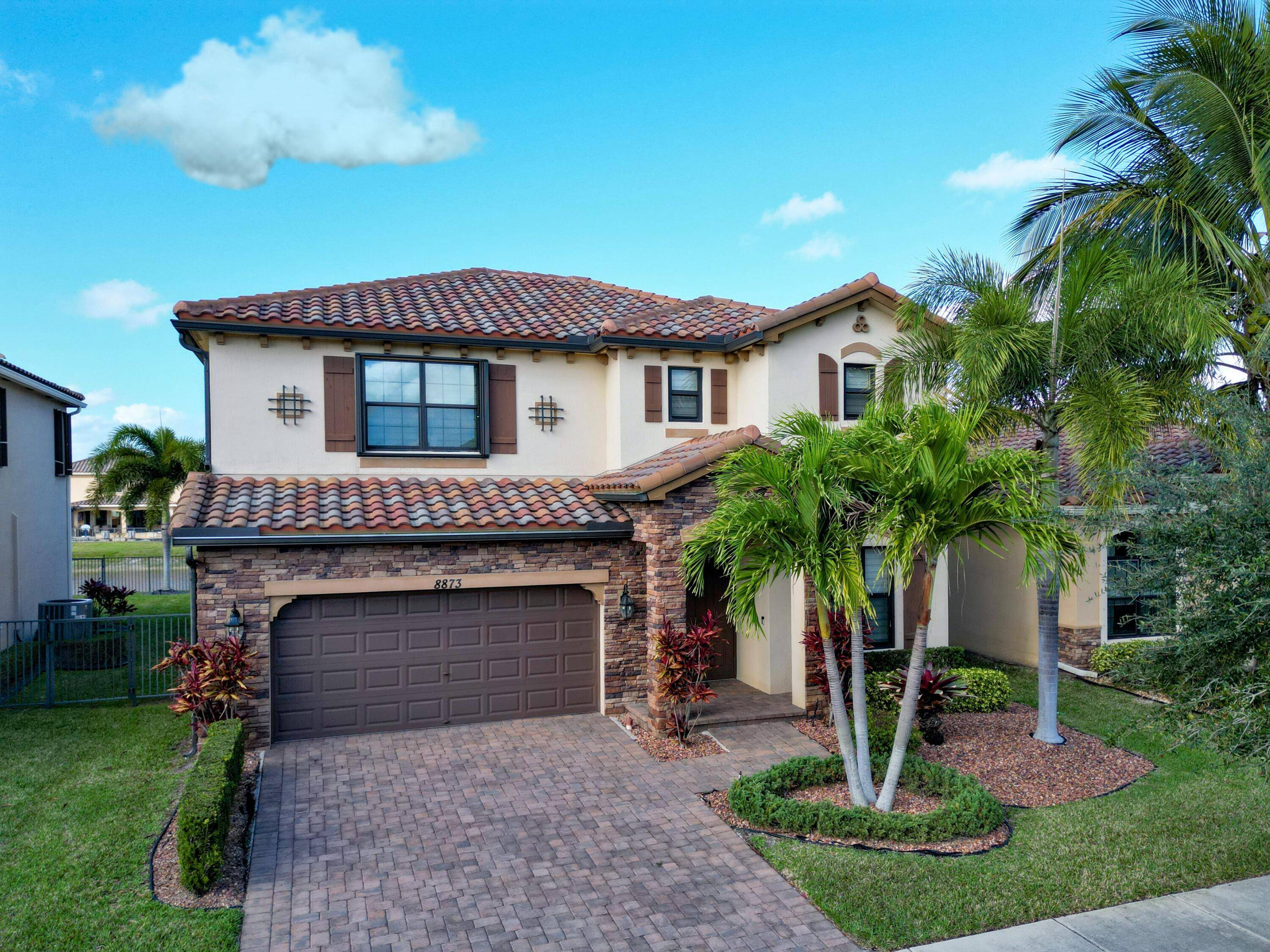 Huge price cut for quick sellThis stunning single family home is in a prime location with breathtaking water views.