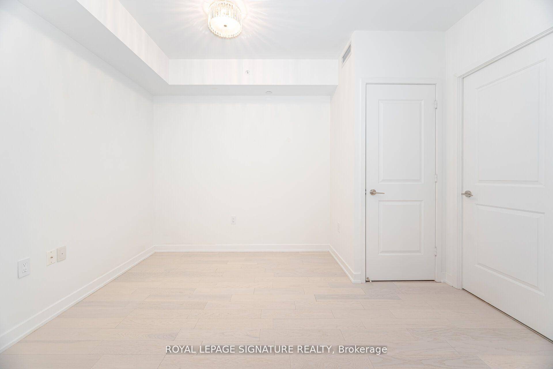 Welcome Home To This Beautiful 1 1 Suite in Backstage on the Esplanade.