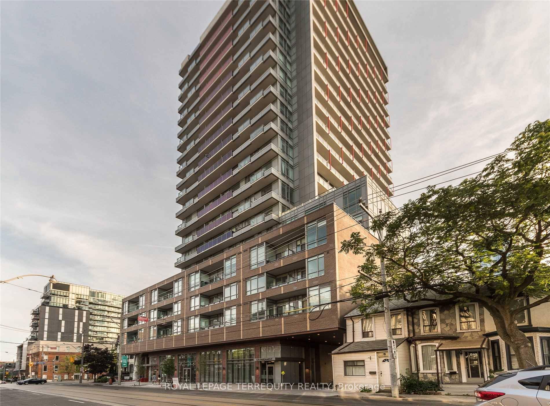 Gorgeous Corner Unit At East United Condos !