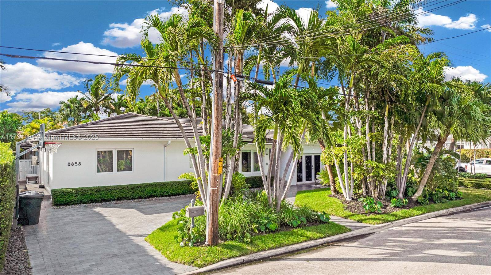 Nestled on an oversized 8, 400 SF lot, this property provides plenty of room for outdoor activities including an oversized heated pool, Large Gazebo w built in BBQ and much ...