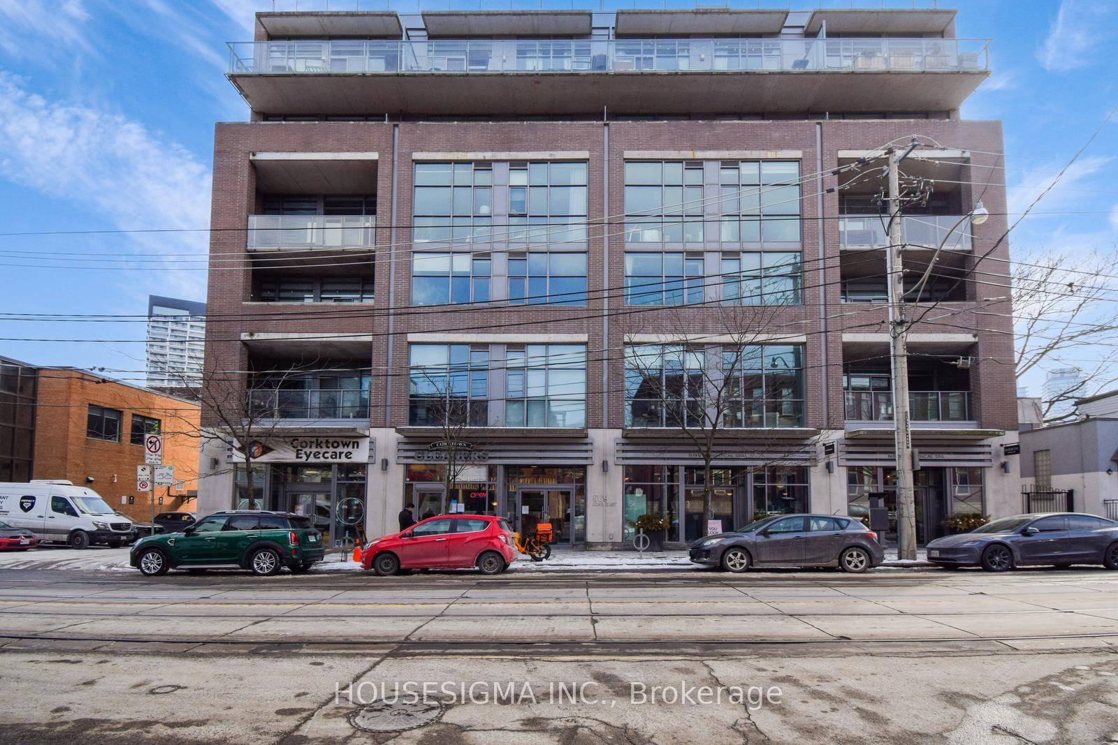 Welcome to modern loft living at its finest in the heart of Corktown !