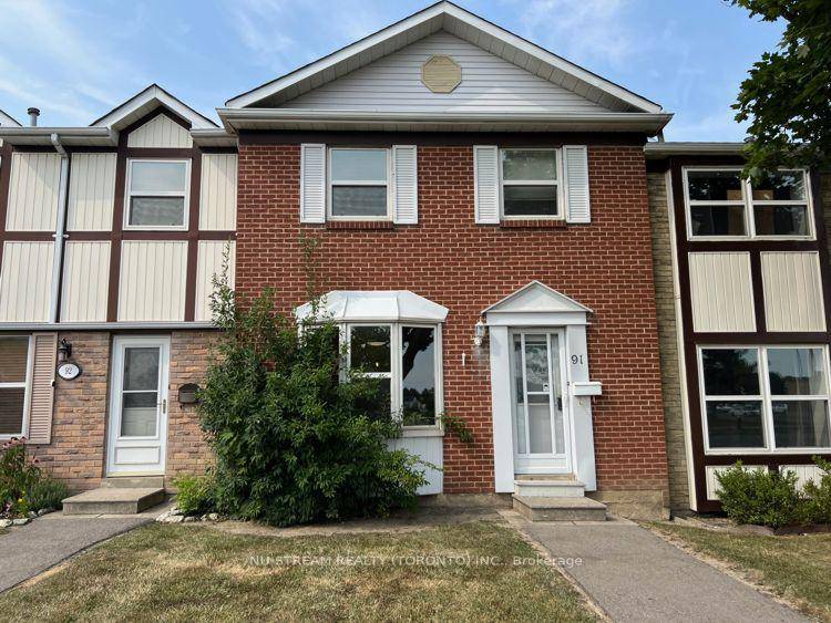 Well maintained 2 storey townhouse.