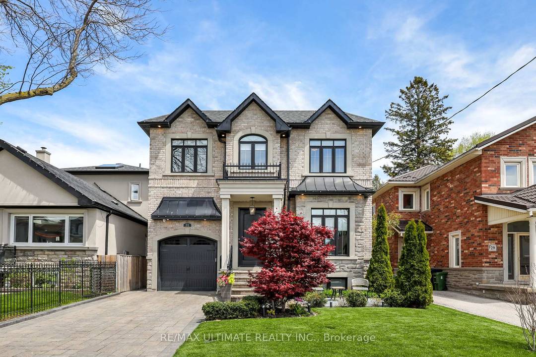 Fabulous custom built, spacious Executive Residence in prestigious Parkview Hills !