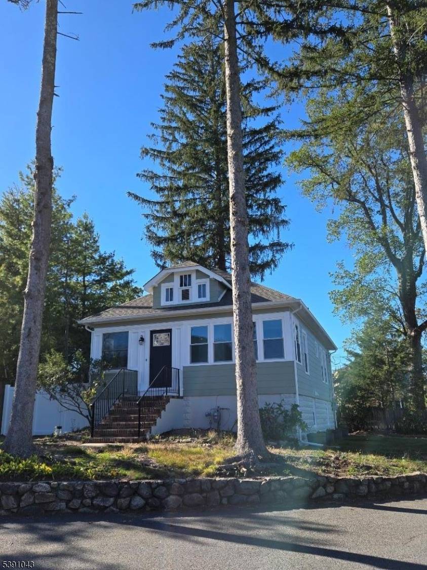 Completely Renovated Bertrand Island Beauty !